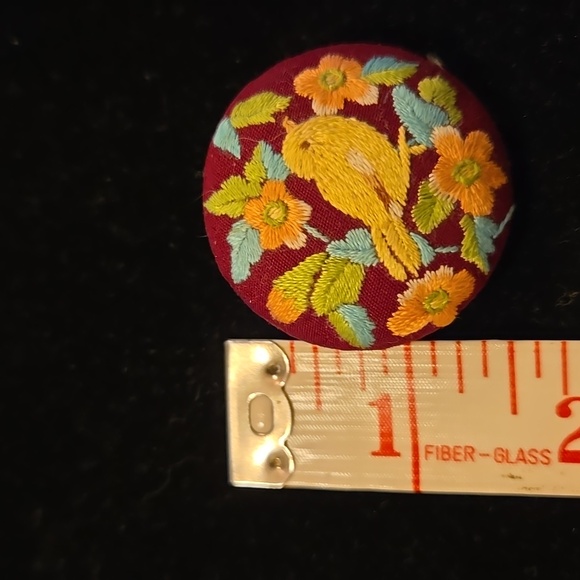 Vintage Embroidered Brooch - Picture 4 of 4